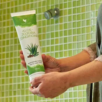 Ополаскиватель с кондиционером Алоэ Жожоба